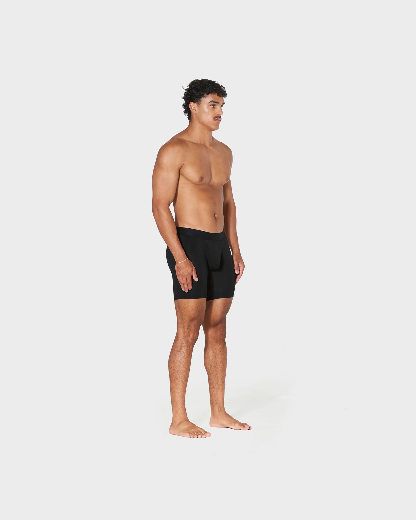 BLACK (SHORT) (BIG POUCH)